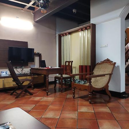 Azza Heritage Home Kochi Extérieur photo